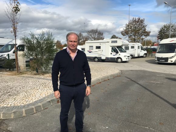 Parque de autocaravanas cheio e outro tanto no Parque das Tílias