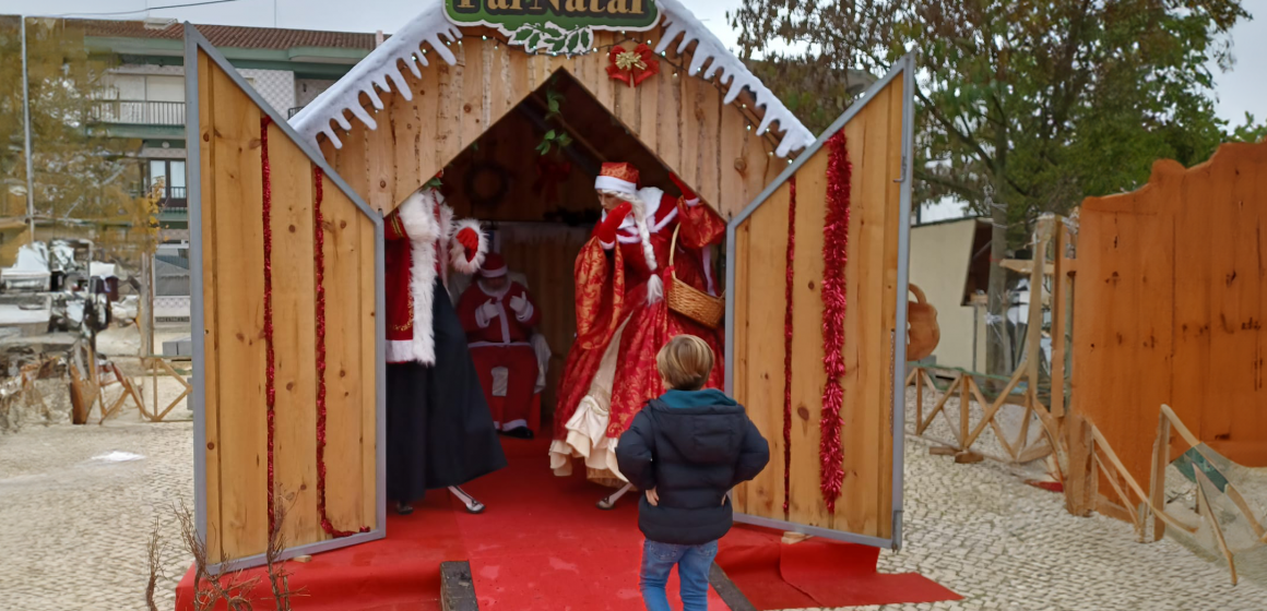 Mercadinho Encantado traz a magia do Natal ao centro de Almeirim