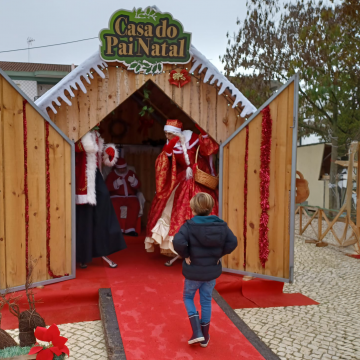 Mercadinho Encantado traz a magia do Natal ao centro de Almeirim