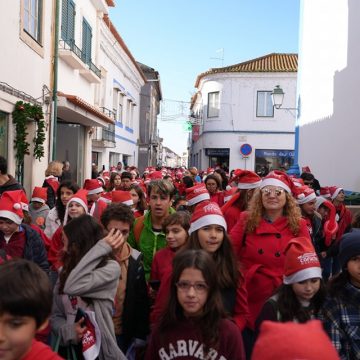 Onda solidária de Pais Natais inunda as ruas de Coruche