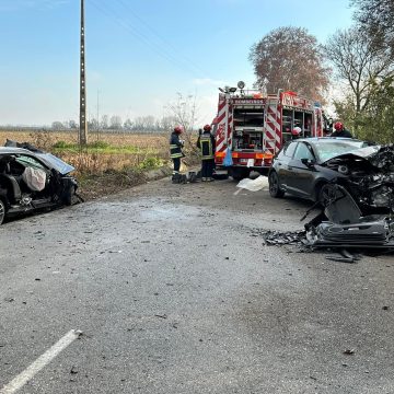 Acidente com dois carros provoca três feridos graves na EN368