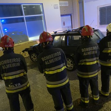 Despiste provoca dois feridos no centro de Almeirim