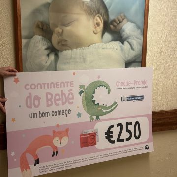 Continente e O Almeirinense entregam cheque ao Bebé do Ano em Santarém