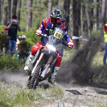 Franceses e espanhóis lideram primeira etapa do bp Ultimate Rally-Raid Portugal