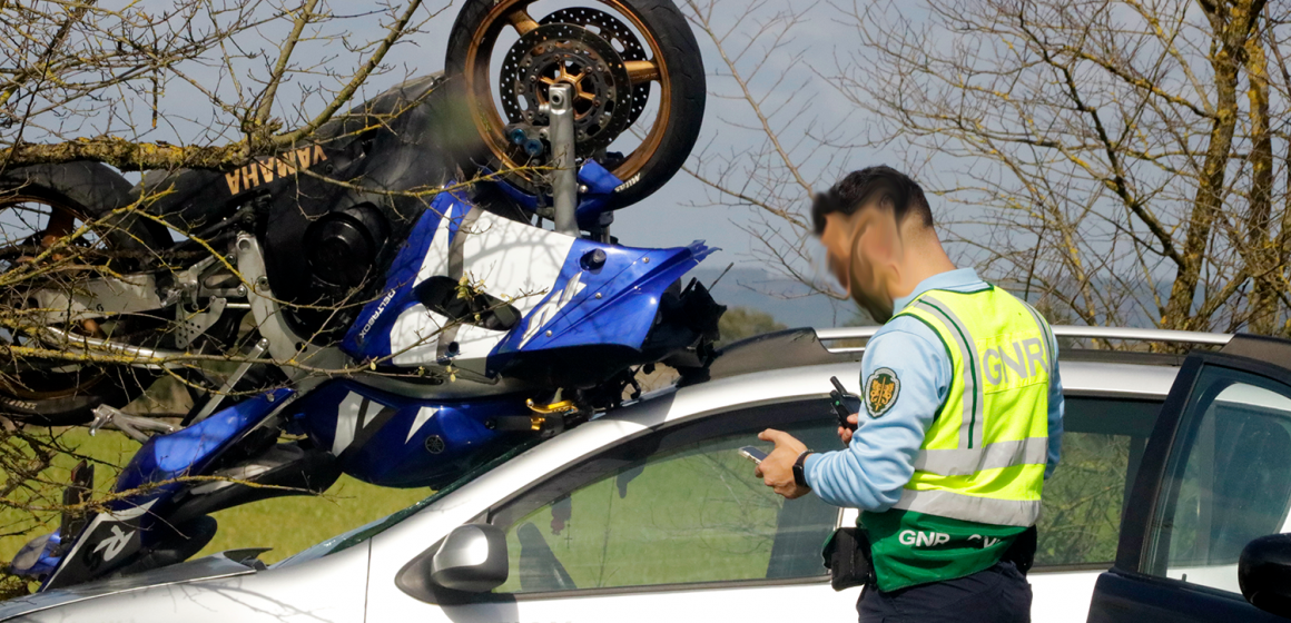 Motociclista ferido com gravidade em colisão na EN118