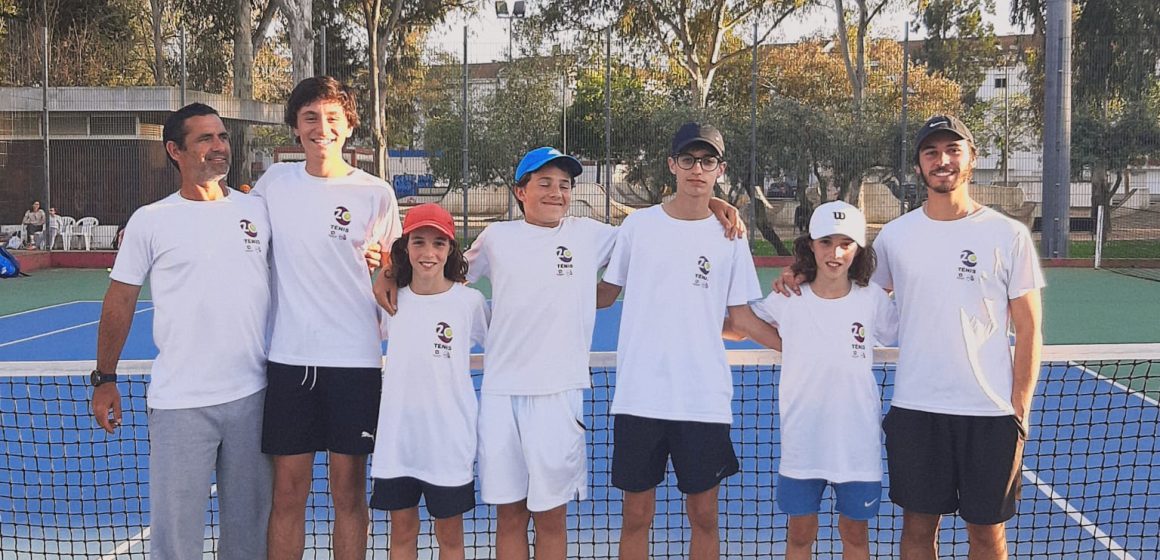 Equipa de Sub16 do Ténis Almeirim sagra-se campeã regional só com vitórias