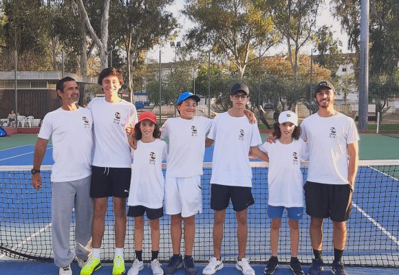 Equipa de Sub16 do Ténis Almeirim sagra-se campeã regional só com vitórias