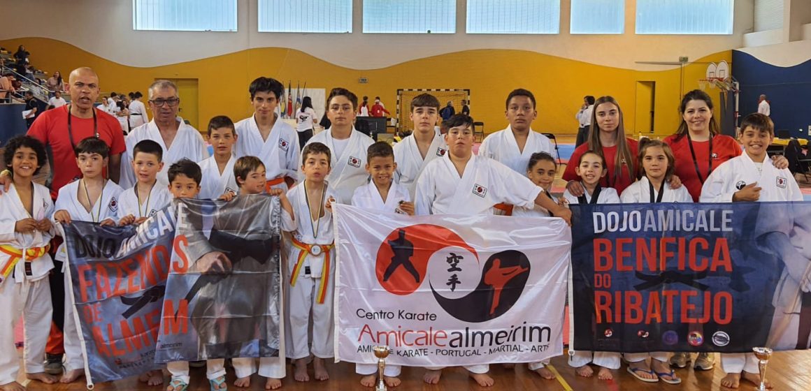 Centro de Karate Amicale com várias vitórias no Torneio Shoto Cup