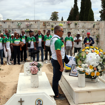 Veteranos da Praia prestam homenagem a João Duarte Chaparreiro (c/fotos)