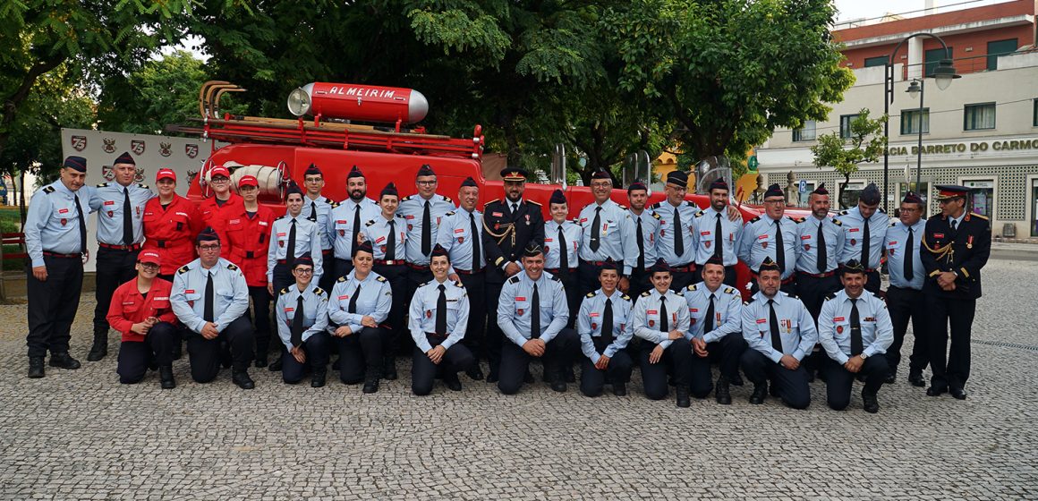 Bombeiros de Almeirim celebram 75 anos apostados em fazer mais e melhor