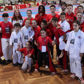 Centro de Karaté Amicale de Almeirim arrecada seis medalhas