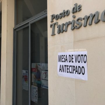 Almeirinenses votam antecipadamente