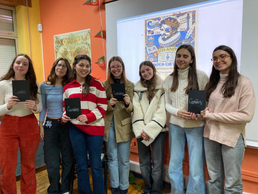 Alunos de Almeirim assinalam 500 anos de Luís de Camões