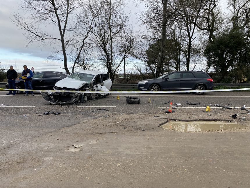Dois feridos graves em colisão com quatro carros na EN118
