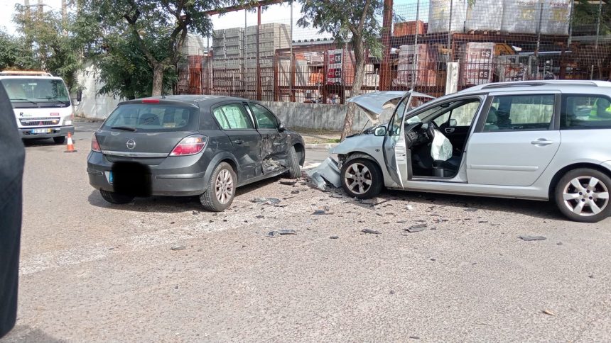 Acidente na Zona Industrial de Almeirim provoca dois feridos