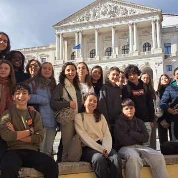 Estudantes de Almeirim eleitas para a sessão nacional do Parlamento dos Jovens
