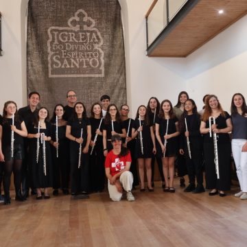 Concerto Solidário de Flautas enche Escolas Velhas para apoiar jovens da Paróquia de Almeirim