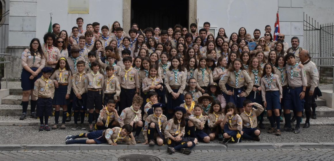 Escuteiros organizam caminhada