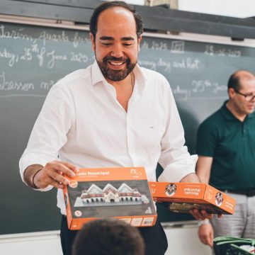 Santarém oferece presente alusivo ao Mercado Municipal a crianças do Pré-Escolar e 1.º Ciclo