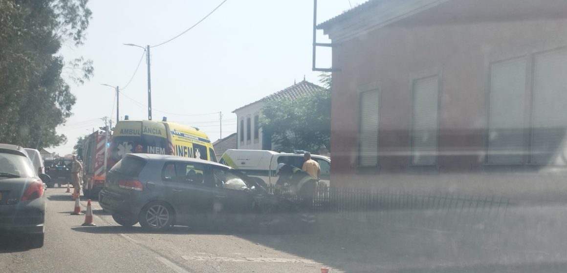 Despiste provoca um ferido na EN118 em Benfica do Ribatejo