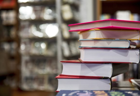 Feira do Livro Usado regressa à Biblioteca Municipal de Almeirim