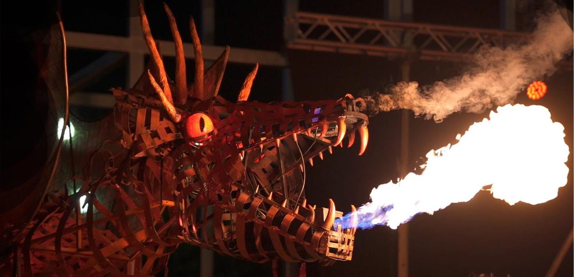 Dragão cuspidor de fogo promete espetáculo nas ruas de Santarém