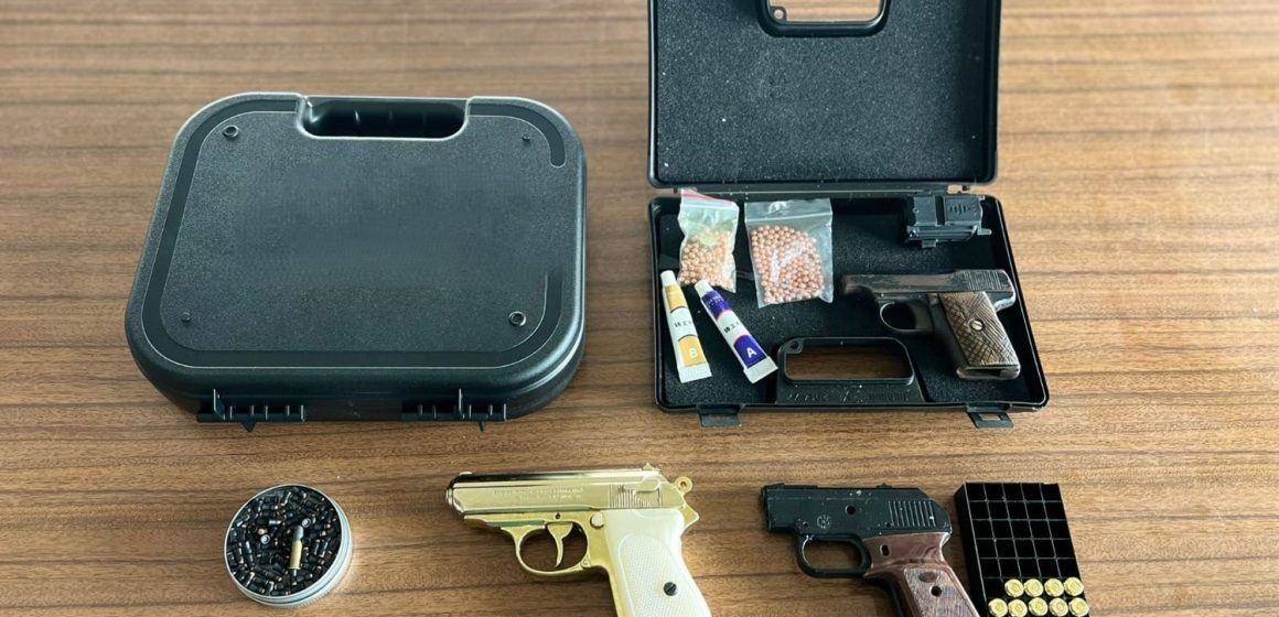 Suspeito de agredir ex-companheira detido com armas e munições