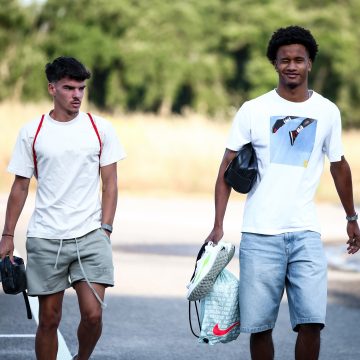 Lucas Anjos e Daniel Bragança no arranque dos trabalhos do campeão