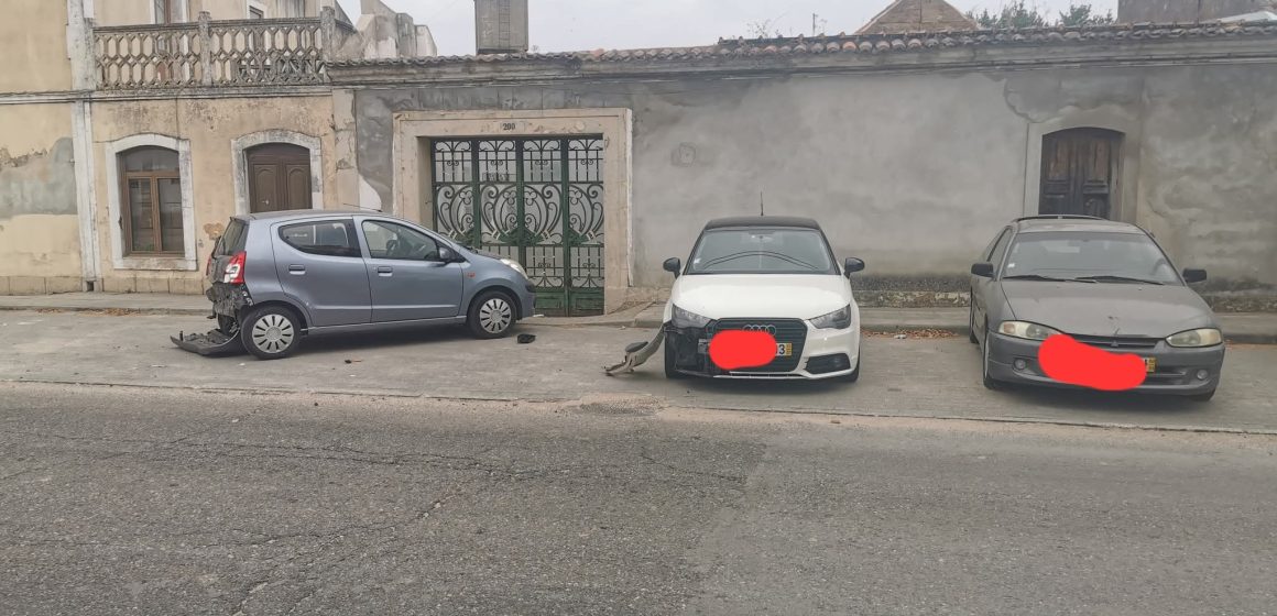 Acidente com fuga em Benfica do Ribatejo