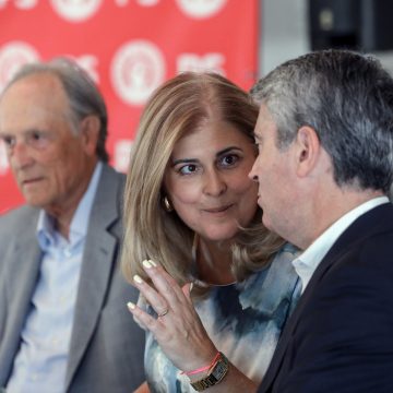 Sónia Sanfona recebe secretário geral na apresentação