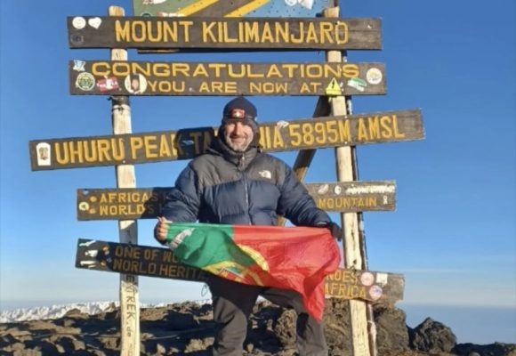 Pedro Bento conclui mais uma aventura solidária e chega ao topo do Kilimanjaro