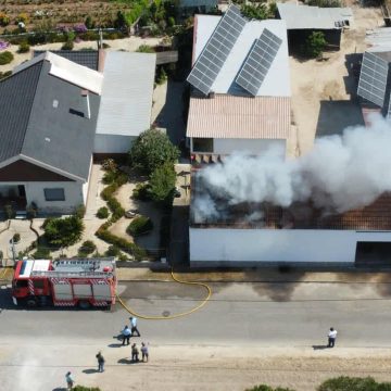 Anexo de habitação totalmente consumido pelas chamas em Fazendas de Almeirim (c/fotos)