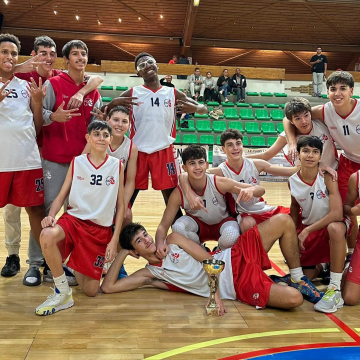 Sub-16 da Associação 20 Kms de Almeirim vencem Torneio Internacional em França