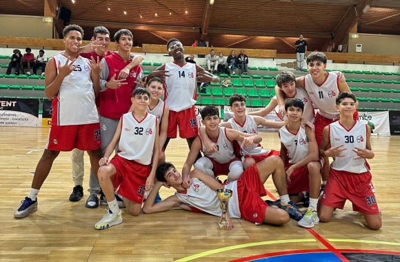 Sub-16 da Associação 20 Kms de Almeirim vencem Torneio Internacional em França