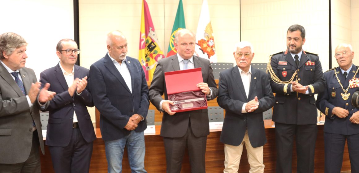 Machado de honra celebra dedicação de Pedro Ribeiro aos bombeiros (c/fotos)