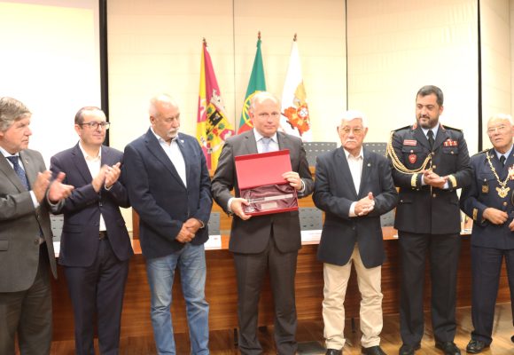 Machado de honra celebra dedicação de Pedro Ribeiro aos bombeiros (c/fotos)