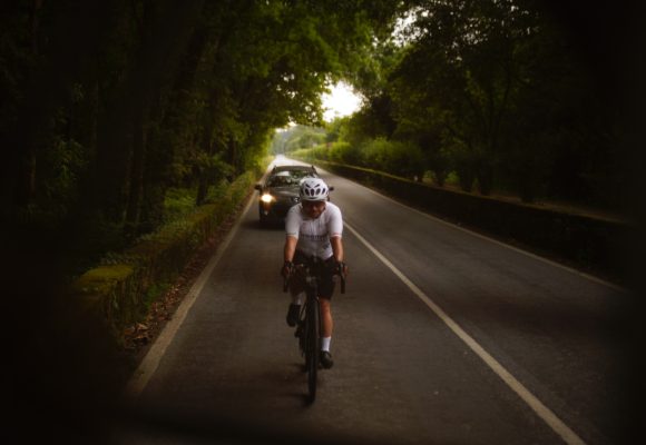 Ultramaratonista Tiago Cação passa por Almeirim em volta a Portugal para apelar à mobilidade sustentável