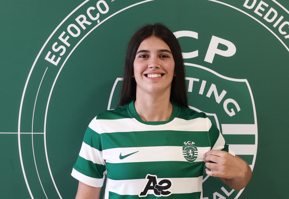 Ponta de lança almeirinense renova contrato com o SportingCP