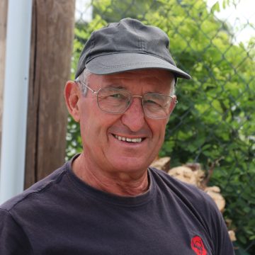 Carlos Leitão mantém viva a arte da calçada em Almeirim