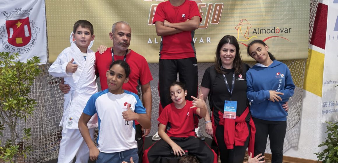Centro de Karaté Amicale Almeirim destaca-se no arranque da época com pódios em três torneios nacionais Centro de Karaté Amicale Almeirim destaca-se no arranque da época com pódios em três torneios nacionais