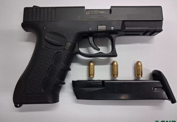 Jovem detido em Almeirim por posse ilegal de arma de fogo