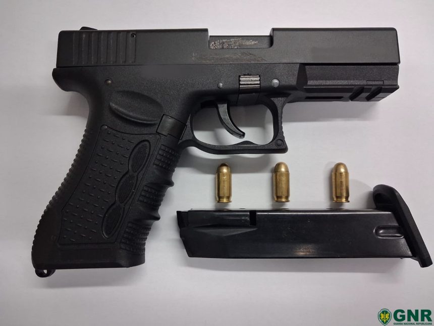 Jovem detido em Almeirim por posse ilegal de arma de fogo