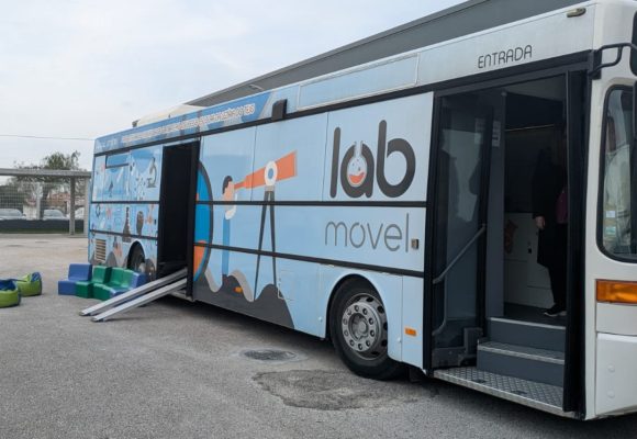 Labmóvel chega às escolas de Almeirim para combater insucesso escolar