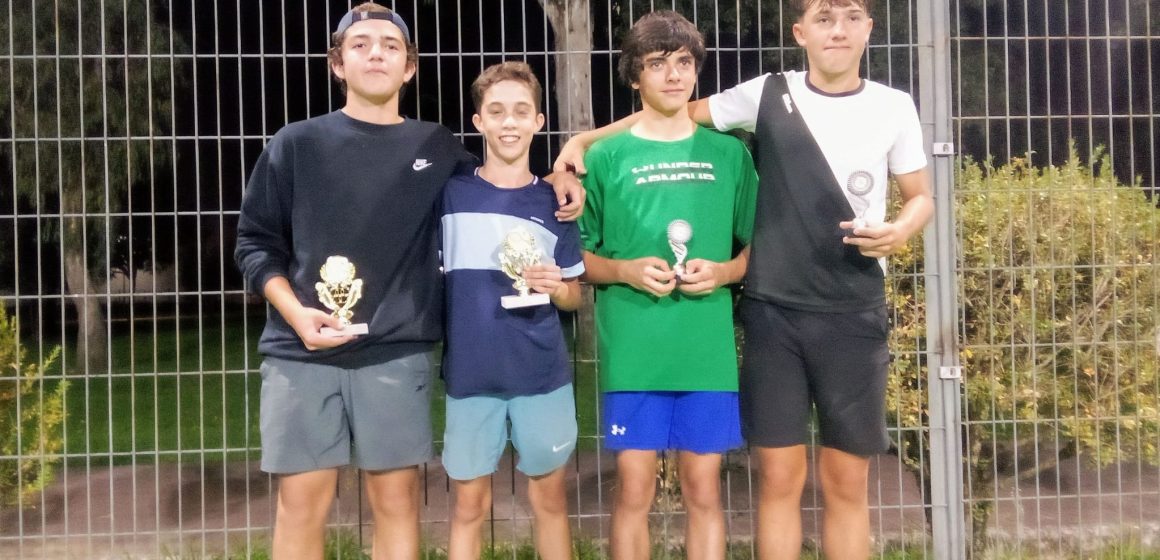 Gaspar Freire sagra-se vice-campeão em singulares e campeão em pares no Torneio Jovem em Alcobaça