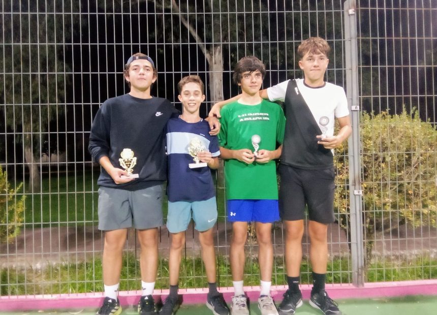 Gaspar Freire sagra-se vice-campeão em singulares e campeão em pares no Torneio Jovem em Alcobaça