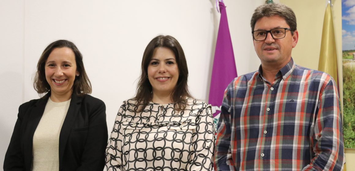 Ana Lopes toma posse como presidente da Junta de Freguesia de Benfica do Ribatejo Ana Lopes toma posse como presidente da Junta de Freguesia de Benfica do Ribatejo