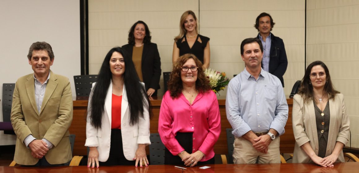 Helena Fidalgo toma posse como presidente da Junta de Freguesia de Almeirim Helena Fidalgo toma posse como presidente da Junta de Freguesia de Almeirim