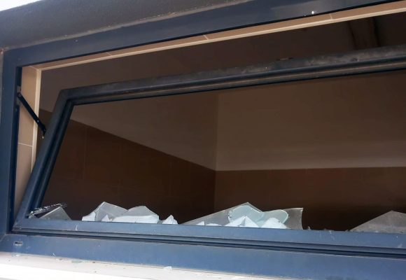 Atos de vandalismo provocam estragos em instalações públicas de Fazendas de Almeirim (c/fotos)