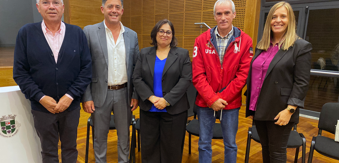 Joaquim Pereira toma posse como presidente da Junta de Freguesia de Fazendas de Almeirim Joaquim Pereira toma posse como presidente da Junta de Freguesia de Fazendas de Almeirim