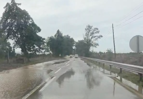 Lençóis de água condicionam trânsito na Azeitada (c/vídeo)